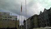 Przyjdź zawiesić flagę