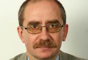 Wypełnia Marek Robak, dyrektor Katolickiego Gimnazjum i Liceum w Gorzowie