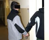 Usiłował zabić matkę i  babkę