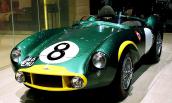 Aston Martin – do przyjaciół Angoli