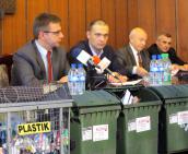 Kto tu sprząta,  kto tu bałagani?