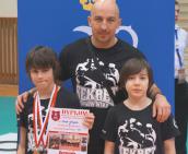 Medale młodych kickboxerów