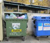 Zamieszanie z pojemnikami w jednej altanie