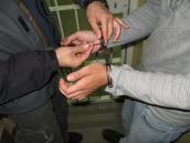 Policjant po służbie skutecznym strażakiem