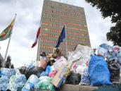 Polityka za naszymi śmieciami