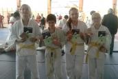 Młodzi judocy z medalami
