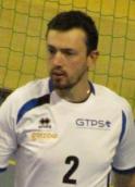 Siatkarski strzał w głowę