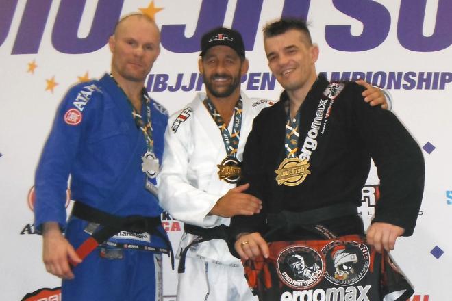 Lubomir Grochocki (z prawej) na podium w Lizbonie