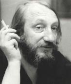 Wspomnienie plakacisty spinającego odległe znaczenia