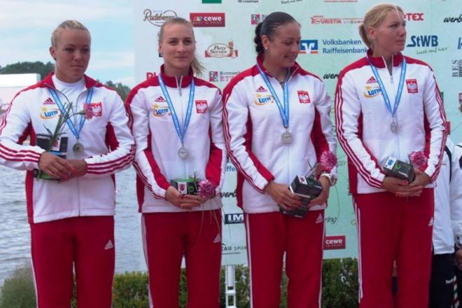 Karolina Naja (druga z lewej) wraz z koleżankami na podium mistrzostw Europy