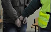 Zatrzymani przy rozkładaniu kradzionego auta