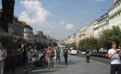 Miasto na skale ze śpiącymi rycerzami
