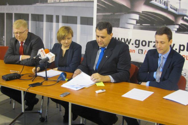 Od lewej: Mirosław Rawa, Marta Bejnar-Bejnarowicz, Sebastian Pieńkowski i Przemysław Granat