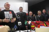 Jurek Owsiak przekazał sprzęt ratujący życie  strażakom