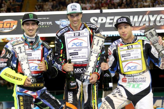 Najlepsi zawodnicy Grand Prix Wielkiej Brytanii - od lewej: Chris Holder, Niels Kristian Iversen i Peter Kildemand