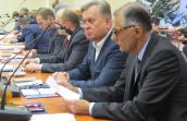 Każdy ma przecież coś do ugrania, załatwienia i pokazania
