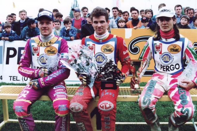 Najlepsi żużlowcy IV memoriału w 1996 roku. Od lewej: Tony Rickardsson, Leigh Adams i Marek Hućko