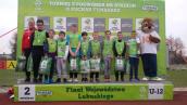 Młodzi piłkarze z podwórka na podium