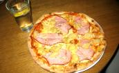 Egzotyczny smak na pizzowym cieście