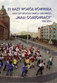 Roześmiani, szczęśliwi, w pięknych ludowych strojach