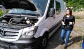 Po pościgu policjanci odzyskali skradzionego mercedesa