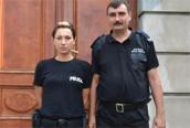 Policjantka i strażnik miejski pomogli mężczyźnie