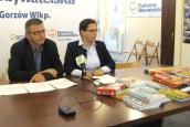 Demokraci pomagają, radni rozczarowani