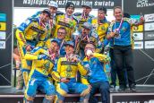Taki medal smakuje wyjątkowo. Odebrany po zwycięstwie na torze Falubazu!