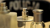 Zrobili sztuczne zamieszanie i ukradli perfumy