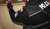 Poszukiwany ukrywał się szafce pod zlewem