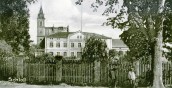 Pańska budowla w cały czas malutkiej wsi