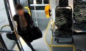 Zostawiła torebkę z pieniędzmi w autobusie