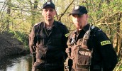 Policjanci ściągnęli 14-latkę z barierki mostu