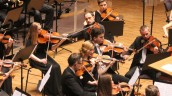 Premiera teatralna, muzyka filmowa i taniec