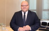 Potrzebna jest szkoła, a  ponadto żłobki oraz przedszkola