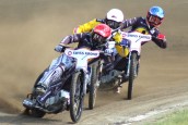 Widowiskowe derby bez animozji. Nietęgie miny gospodarzy