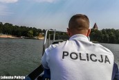 Nietrzeźwy bez uprawnień sterował łodzią, a pasażer był poszukiwany