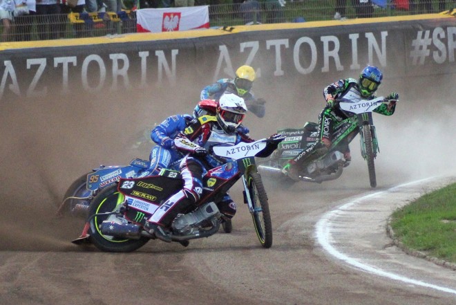 Grand Prix Słowenii. IV wyścig. Na prowadzeniu Chris Holder, tuż za nim Bartosz Zmarzlik