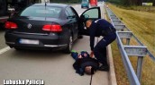 Poszukiwany listem gończym uciekał kradzionym autem