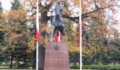 Przy rodzinnym stole biegną linie podziału i toczą się spory
