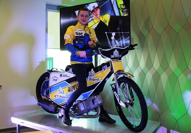 Mateusz Bartkowiak obdarowany nowym sprzętem od sponsora ...