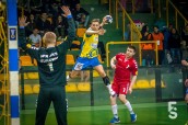 Piłkarze ręczni Stali wygrywają i zasiadają w fotelu lidera
