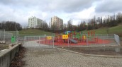Plac zabaw może i piękny, ale toalety tam brak