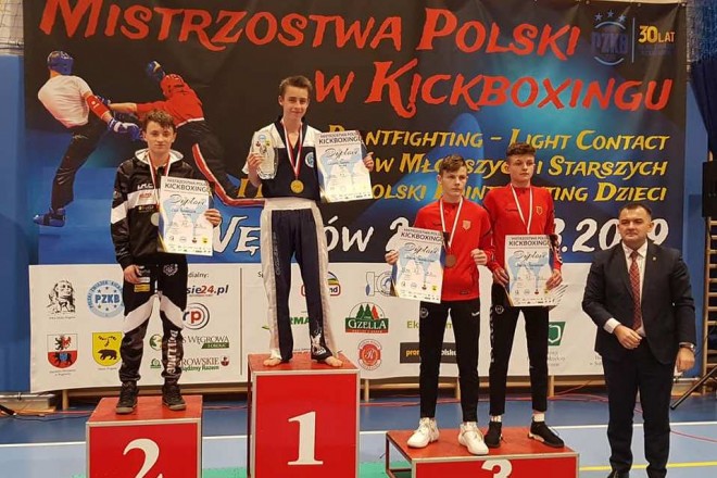 Filip Kucharczyk na drugim stopniu podium