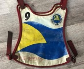 Wylicytuj plastron, a pomożesz zwierzętom