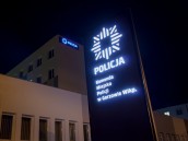 9-letnia dziewczynka uwięziona w wersalce