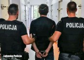 Zatrzymali włamywacza, kiedy smacznie spał