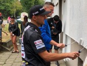 Żużlowiec z  piłkarzem zrobili coś dobrego