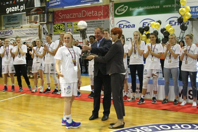 Sporo naszych ,,sreberek'' nie ujrzymy już w barwach AZS AJP, ale zespół dalej powinien walczyć o wysokie cele w nowym sezonie