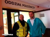 Na sygnałach pilotował samochód z rodzącą kobietą